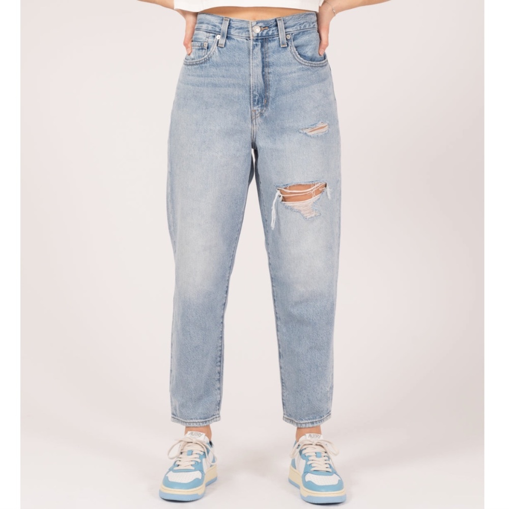 Levi’s High Loose Taper Ripped Jeans size 29